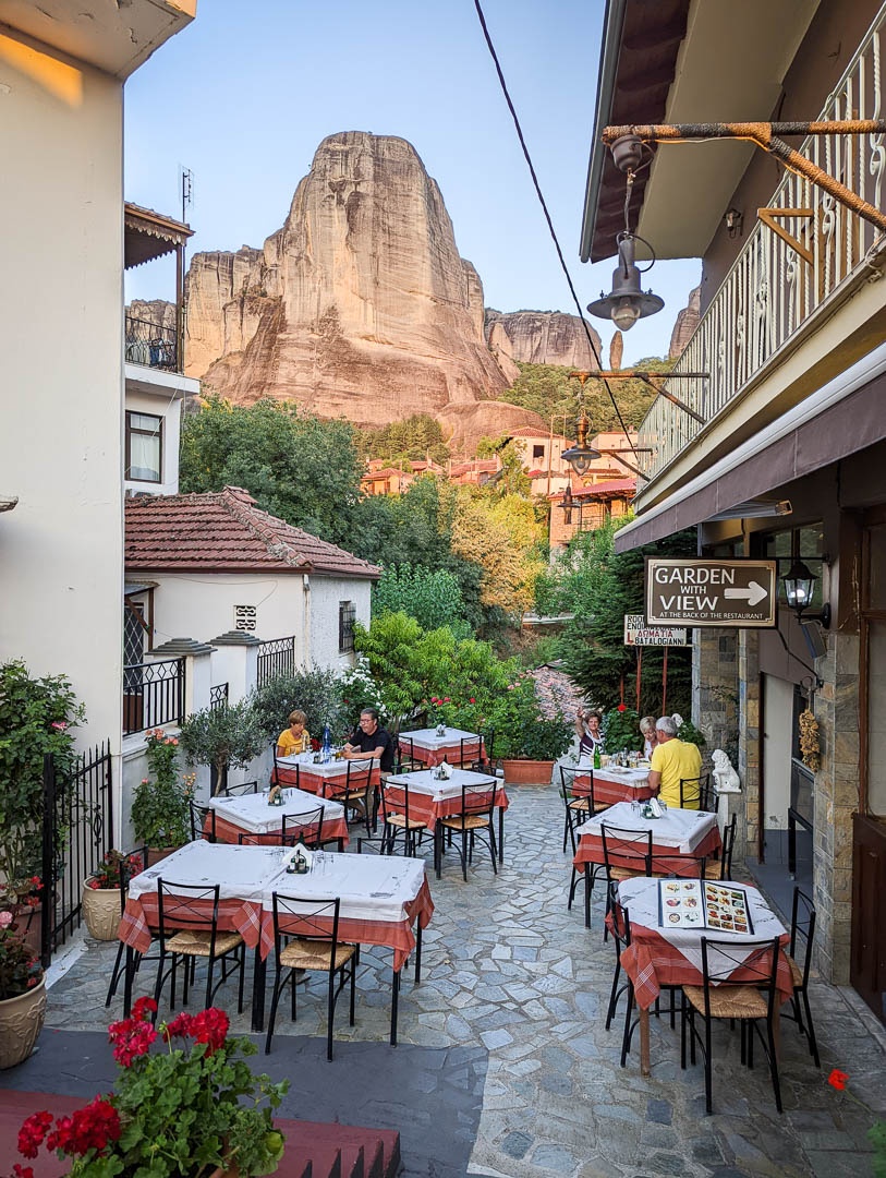 A small restaurant under the Meteora rock formation.